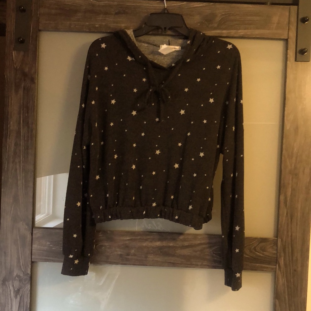 Caution To The Wind cropped Hoodie size L NWT